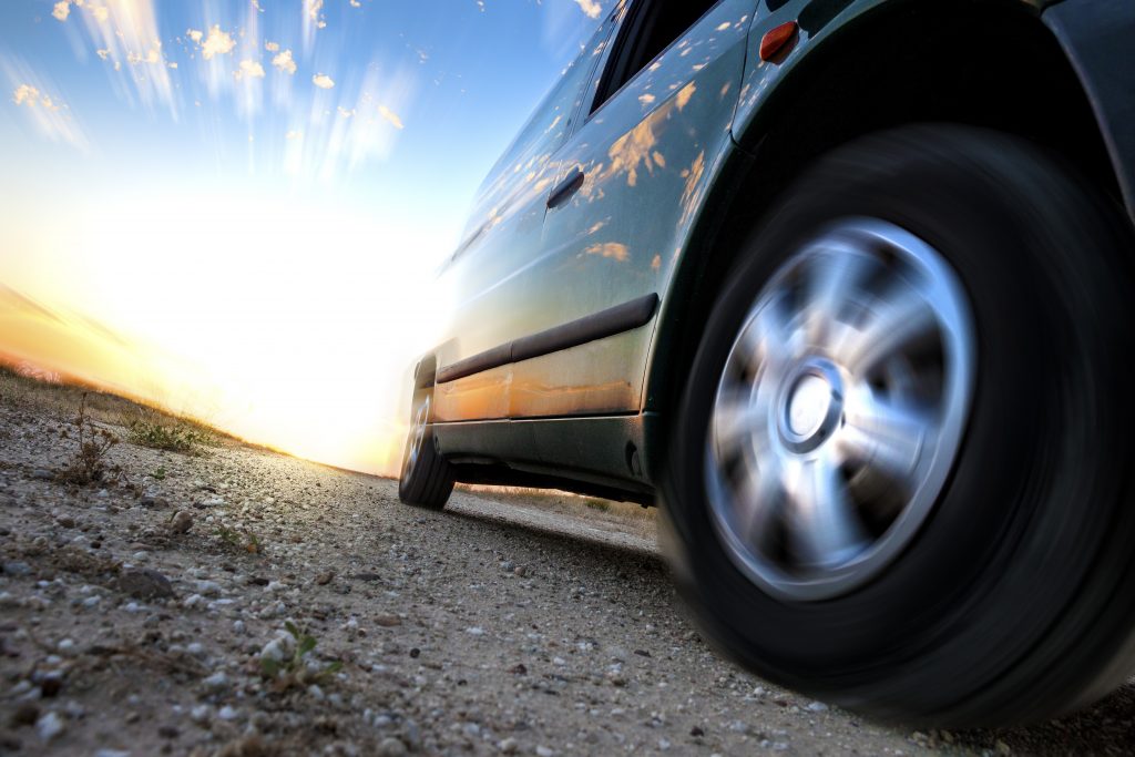 Choose An Auto Glass Expert to Repair Your Broken Windshield